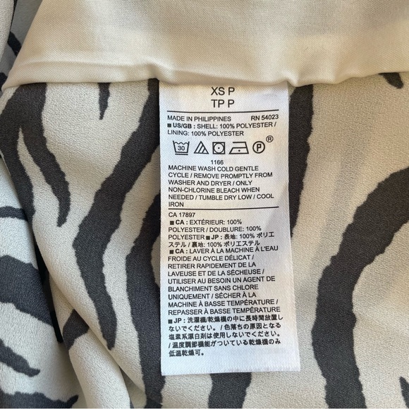 Banana Republic Zebra Blouse Size XS - Picture 12 of 12